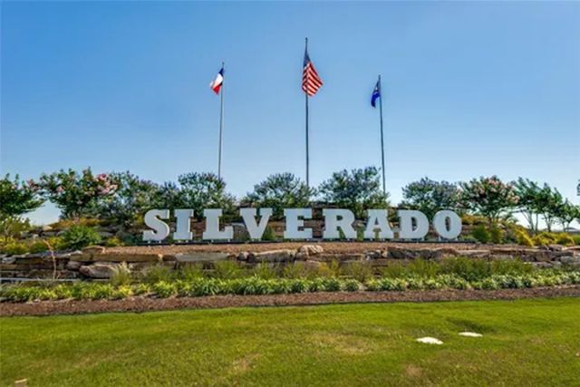 10423 Fountain Gate Street, Aubrey, TX 76227