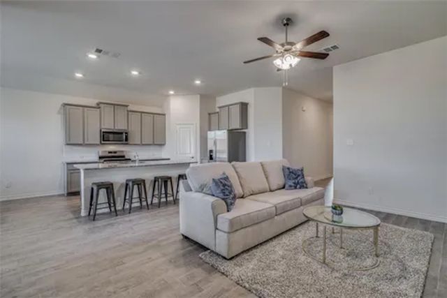 10423 Fountain Gate Street, Aubrey, TX 76227