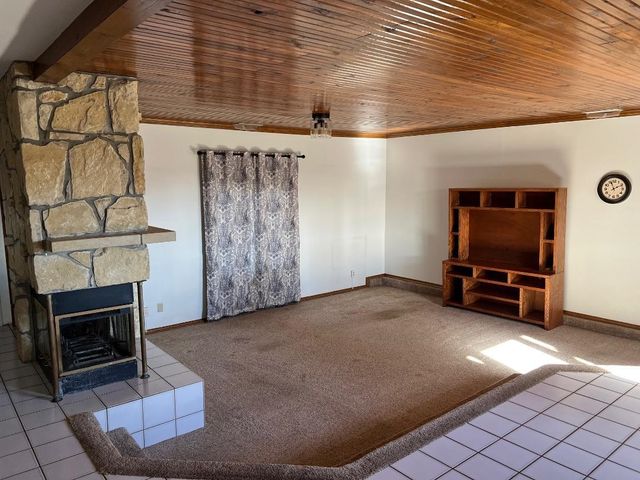 621 W 38th St N, Wichita, KS 67204