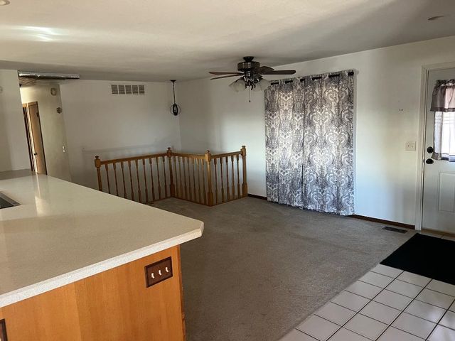 621 W 38th St N, Wichita, KS 67204