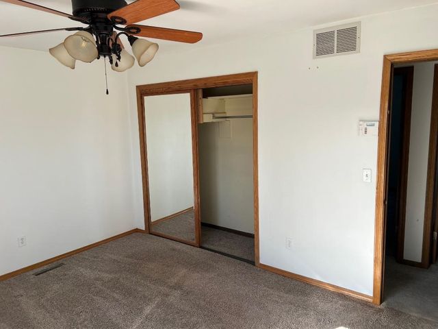 621 W 38th St N, Wichita, KS 67204