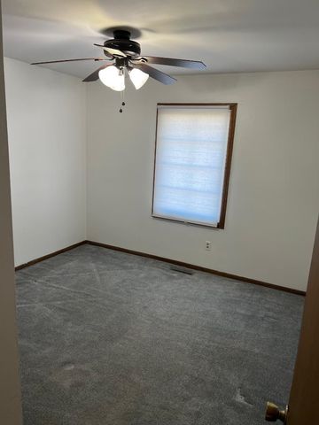 621 W 38th St N, Wichita, KS 67204