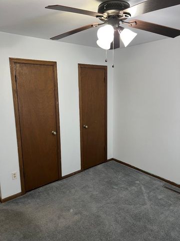 621 W 38th St N, Wichita, KS 67204