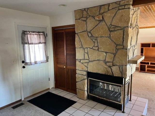 621 W 38th St N, Wichita, KS 67204