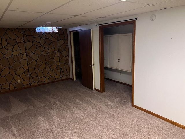 621 W 38th St N, Wichita, KS 67204