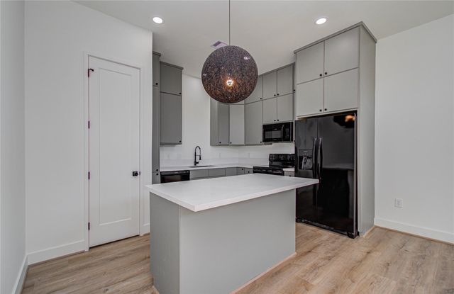 4605 Edison Street D, Houston, TX 77009