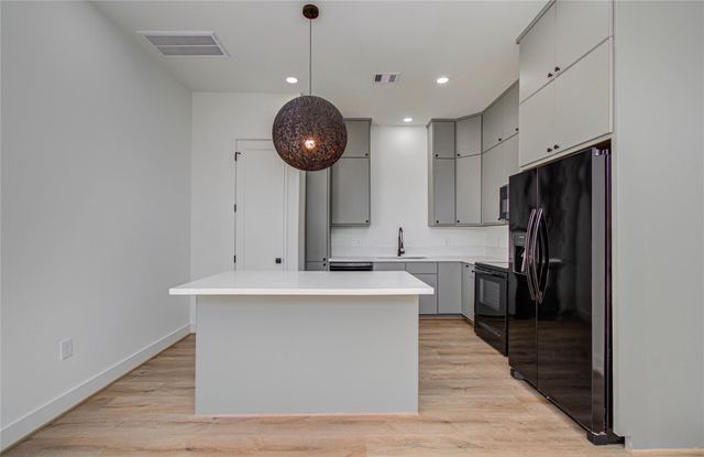 4605 Edison Street D, Houston, TX 77009