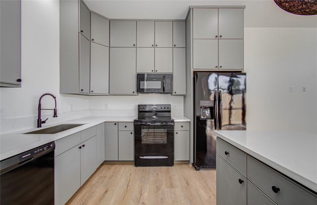 4605 Edison Street D, Houston, TX 77009