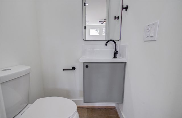 4605 Edison Street D, Houston, TX 77009