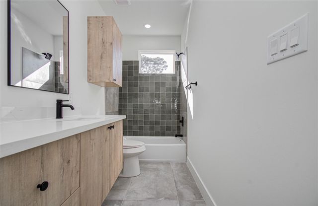 4605 Edison Street D, Houston, TX 77009