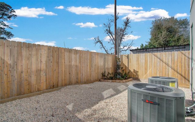 4605 Edison Street D, Houston, TX 77009