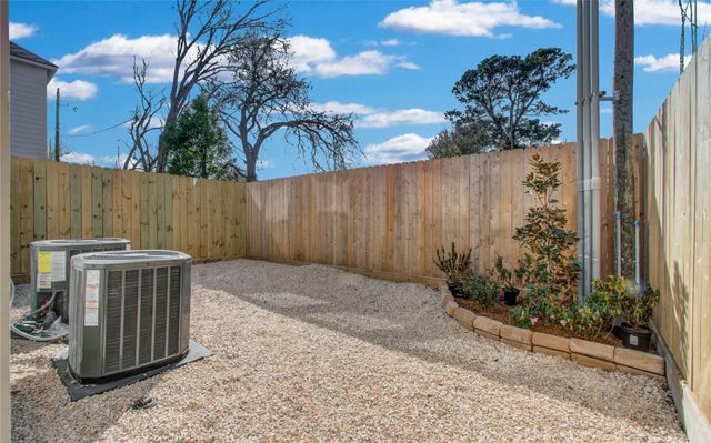 4605 Edison Street D, Houston, TX 77009