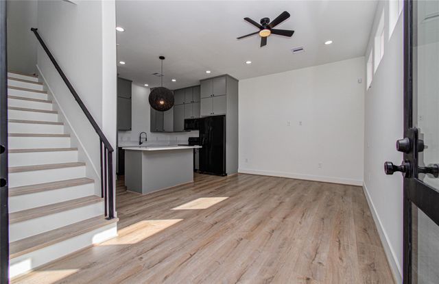 4605 Edison Street D, Houston, TX 77009