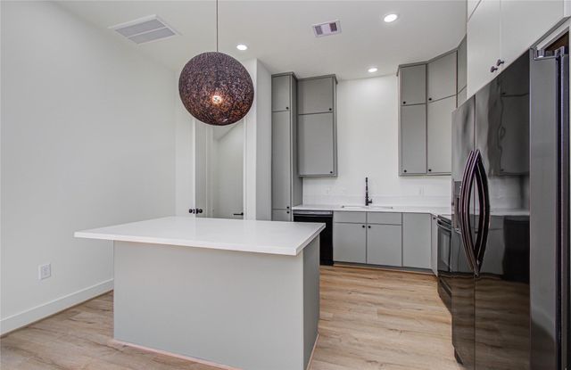 4605 Edison Street D, Houston, TX 77009