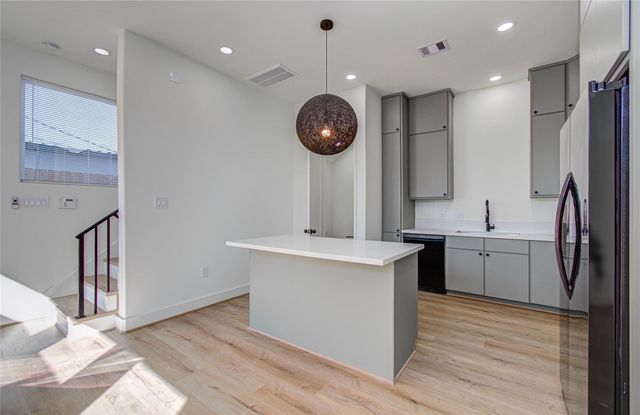 4605 Edison Street D, Houston, TX 77009