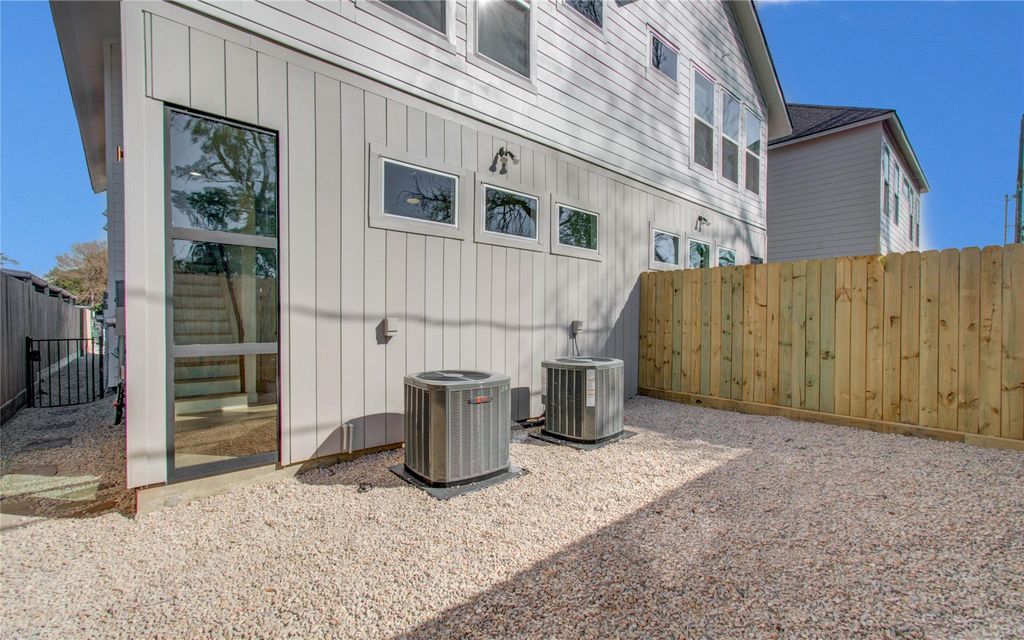 4605 Edison Street D, Houston, TX 77009