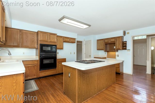 1496 Marina Pointe Boulevard, Orion Charter Township, MI 48362