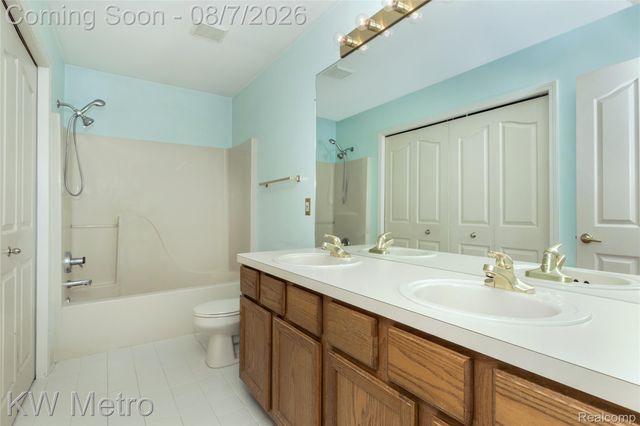 1496 Marina Pointe Boulevard, Orion Charter Township, MI 48362