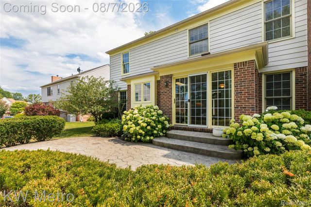 1496 Marina Pointe Boulevard, Orion Charter Township, MI 48362