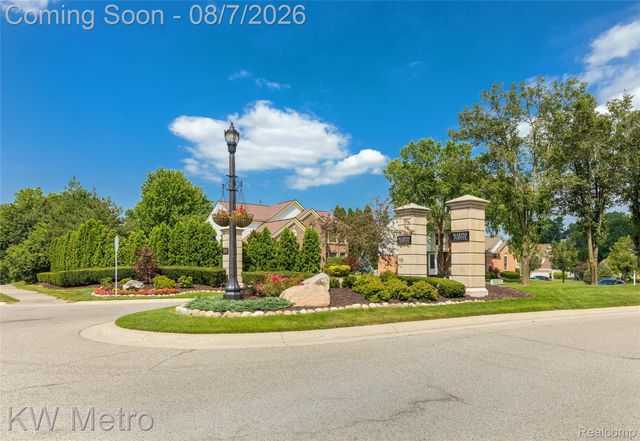 1496 Marina Pointe Boulevard, Orion Charter Township, MI 48362