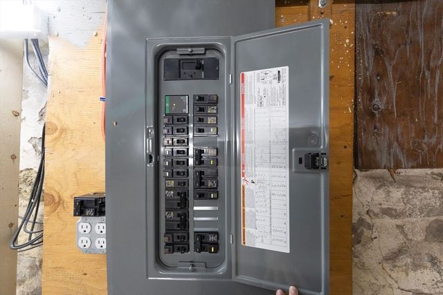 325 Reservoir St, North Attleboro, MA 02760