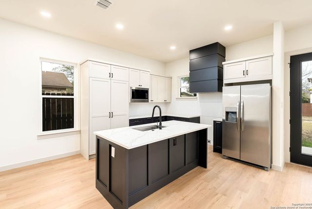 118 San Antonio Blvd, San Antonio, TX 78201