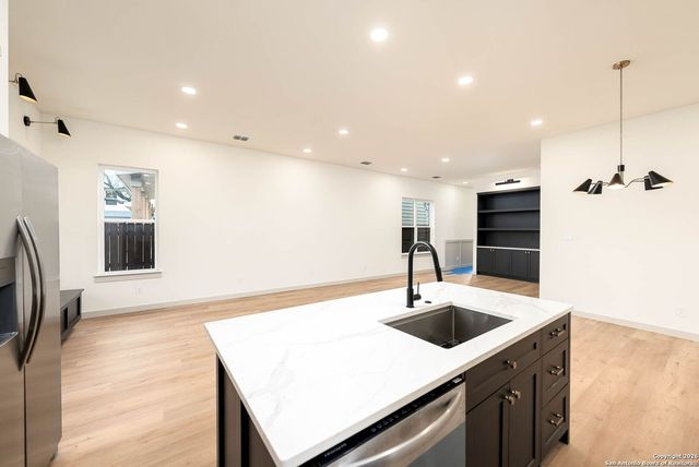 118 San Antonio Blvd, San Antonio, TX 78201