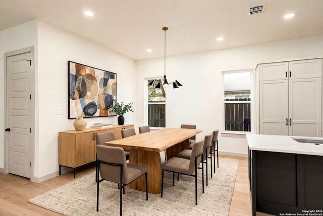 118 San Antonio Blvd, San Antonio, TX 78201