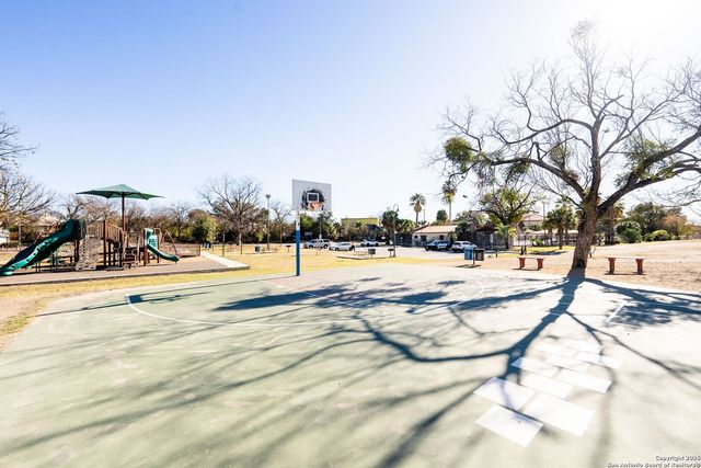 118 San Antonio Blvd, San Antonio, TX 78201