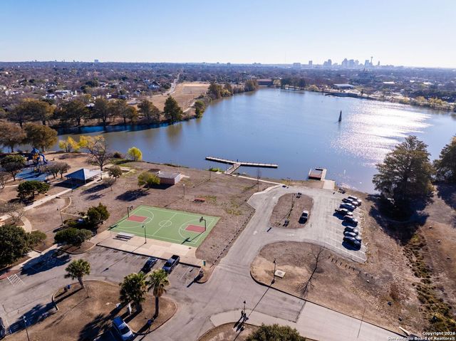 118 San Antonio Blvd, San Antonio, TX 78201