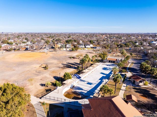 118 San Antonio Blvd, San Antonio, TX 78201