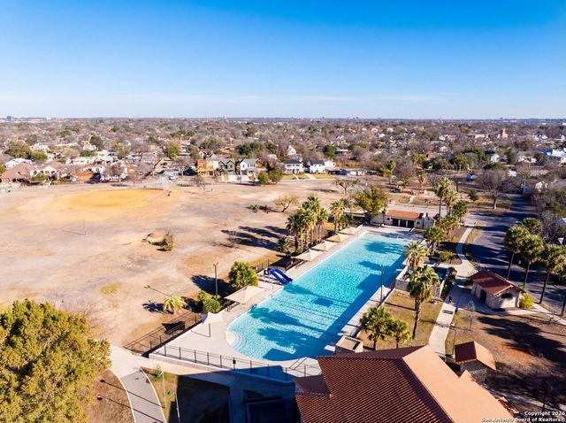 118 San Antonio Blvd, San Antonio, TX 78201