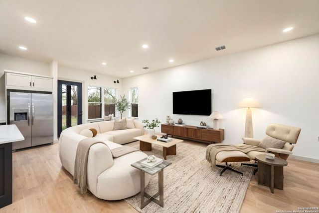 118 San Antonio Blvd, San Antonio, TX 78201