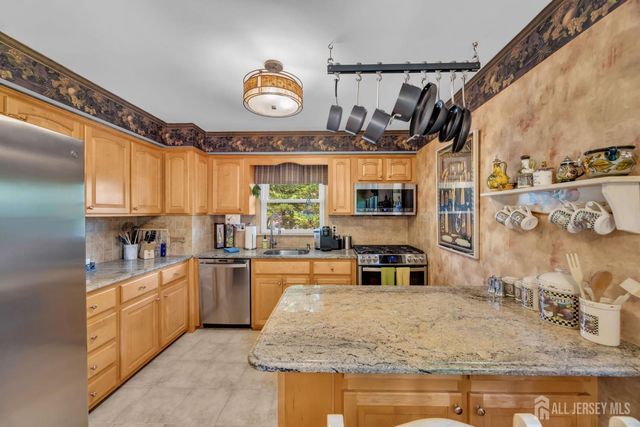 15 Everton Drive, East Brunswick, NJ 08816