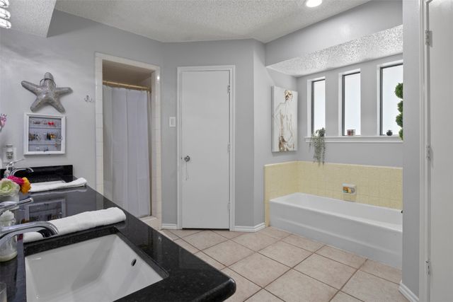 1400 Rusdell Drive, Irving, TX 75060