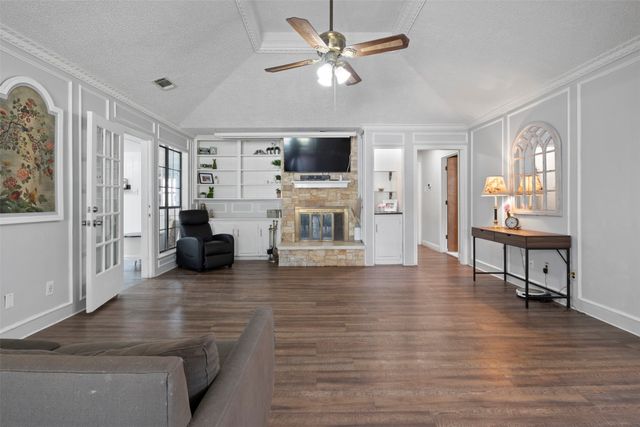 1400 Rusdell Drive, Irving, TX 75060