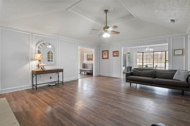1400 Rusdell Drive, Irving, TX 75060