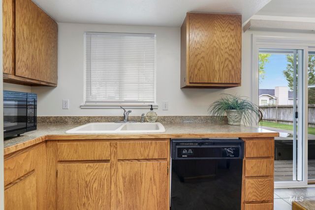 1260 Blake Street N, Twin Falls, ID 83301
