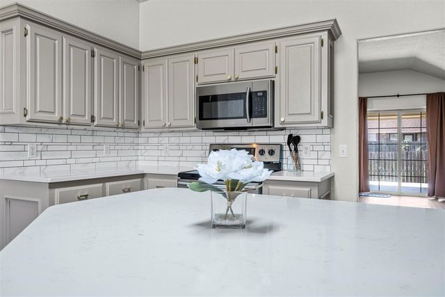 409 SW 80th St, Lawton, OK 73505