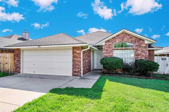 409 SW 80th St, Lawton, OK 73505