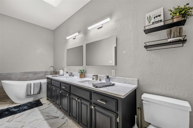 409 SW 80th St, Lawton, OK 73505