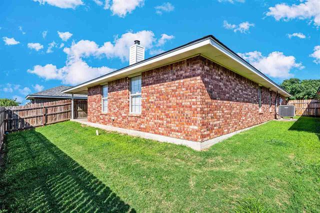 409 SW 80th St, Lawton, OK 73505