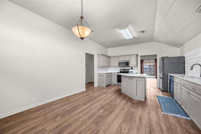 409 SW 80th St, Lawton, OK 73505