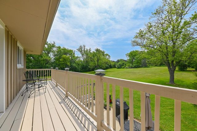 4735 Meadow VIEW E, Brookfield, WI 53005