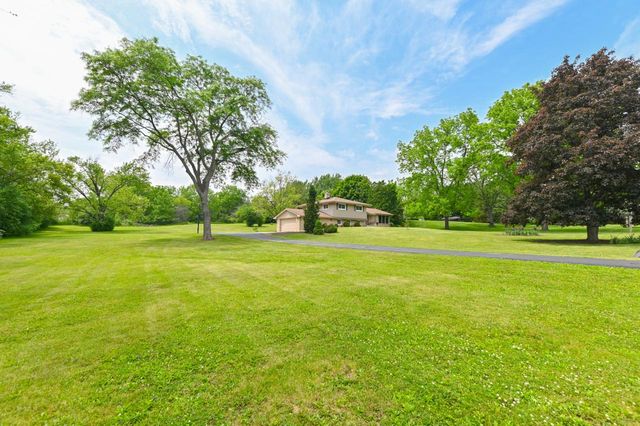 4735 Meadow VIEW E, Brookfield, WI 53005