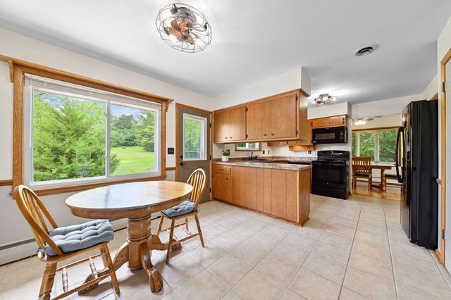 4735 Meadow VIEW E, Brookfield, WI 53005