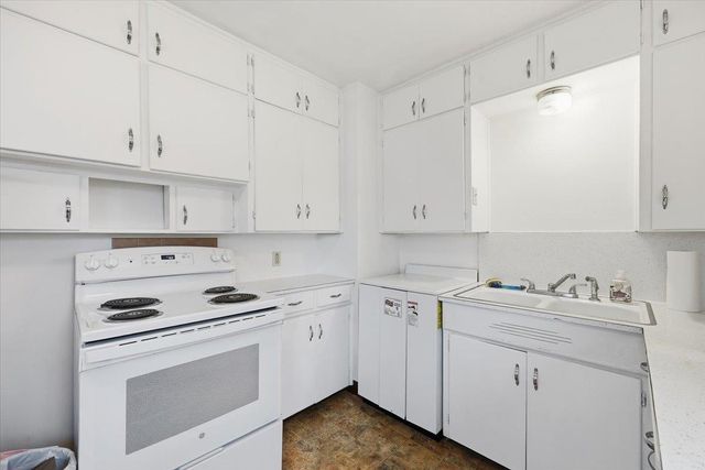 513 E Dave Ct, Spokane, WA 99207