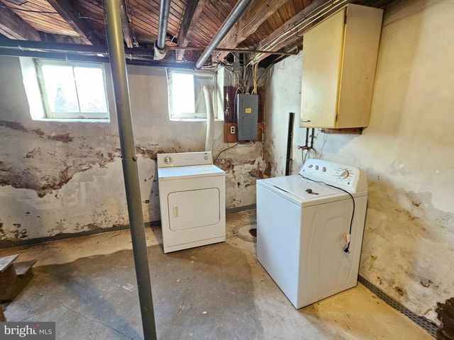 28 N CHURCH ST, Mohnton, PA 19540