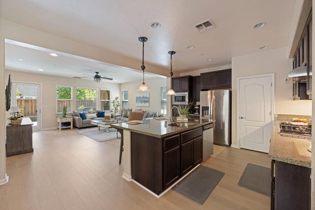 712 N Pergola Ct, Mountain House, CA 95391