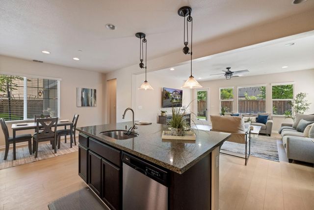712 N Pergola Ct, Mountain House, CA 95391